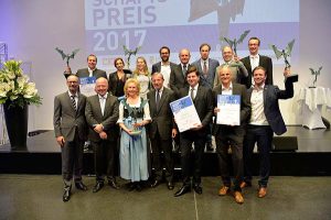 Kappacher bei der Preisverleihung zum Unternehmen des Jahres in Salzburg 2017 im Gruppenfoto